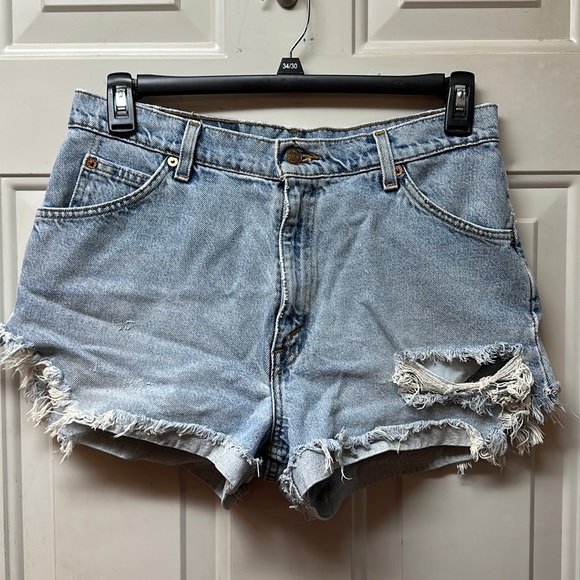🎉HP🎉 Levi’s 950 distressed Jean shorts, size 12 - Picture 1 of 5